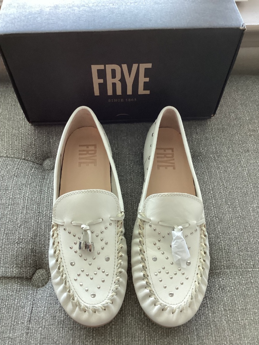 Frye Naya Stud Loafer, size 8